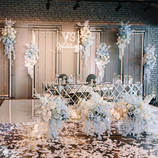 Head table with Flowers